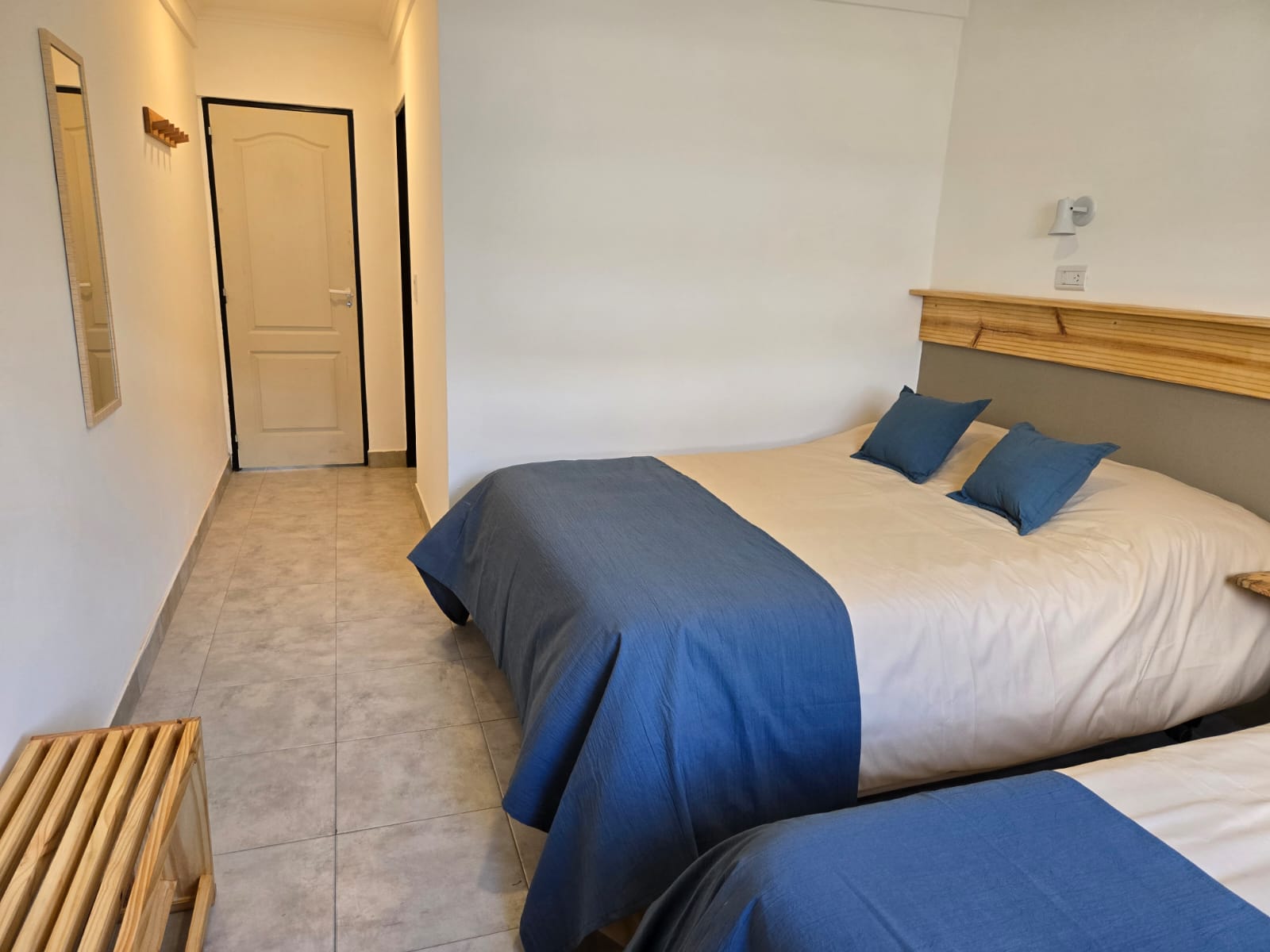 Habitación Triple en Simple Inn